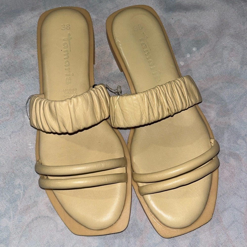 Tamaris Inola Slide Sandal. New with tags on. No box.